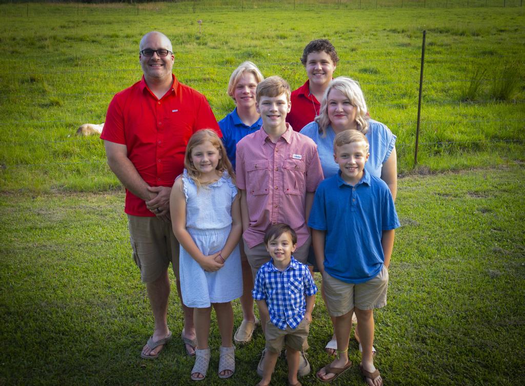 Sellers' Family photo - Yard Love Hardin County